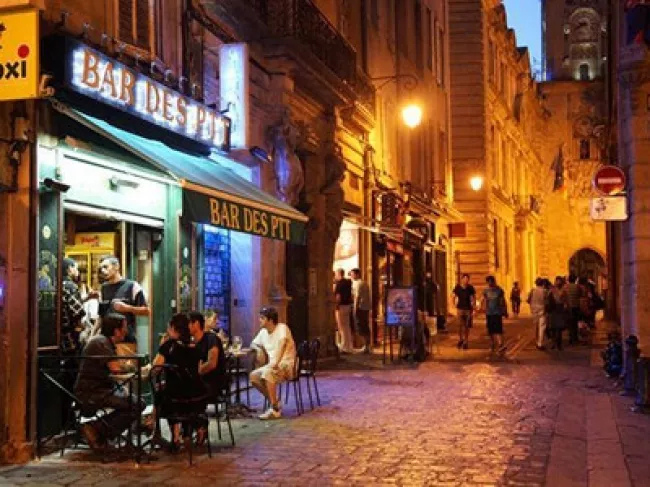 Bar des PTT - Terrasse de nuit place Richelme Aix