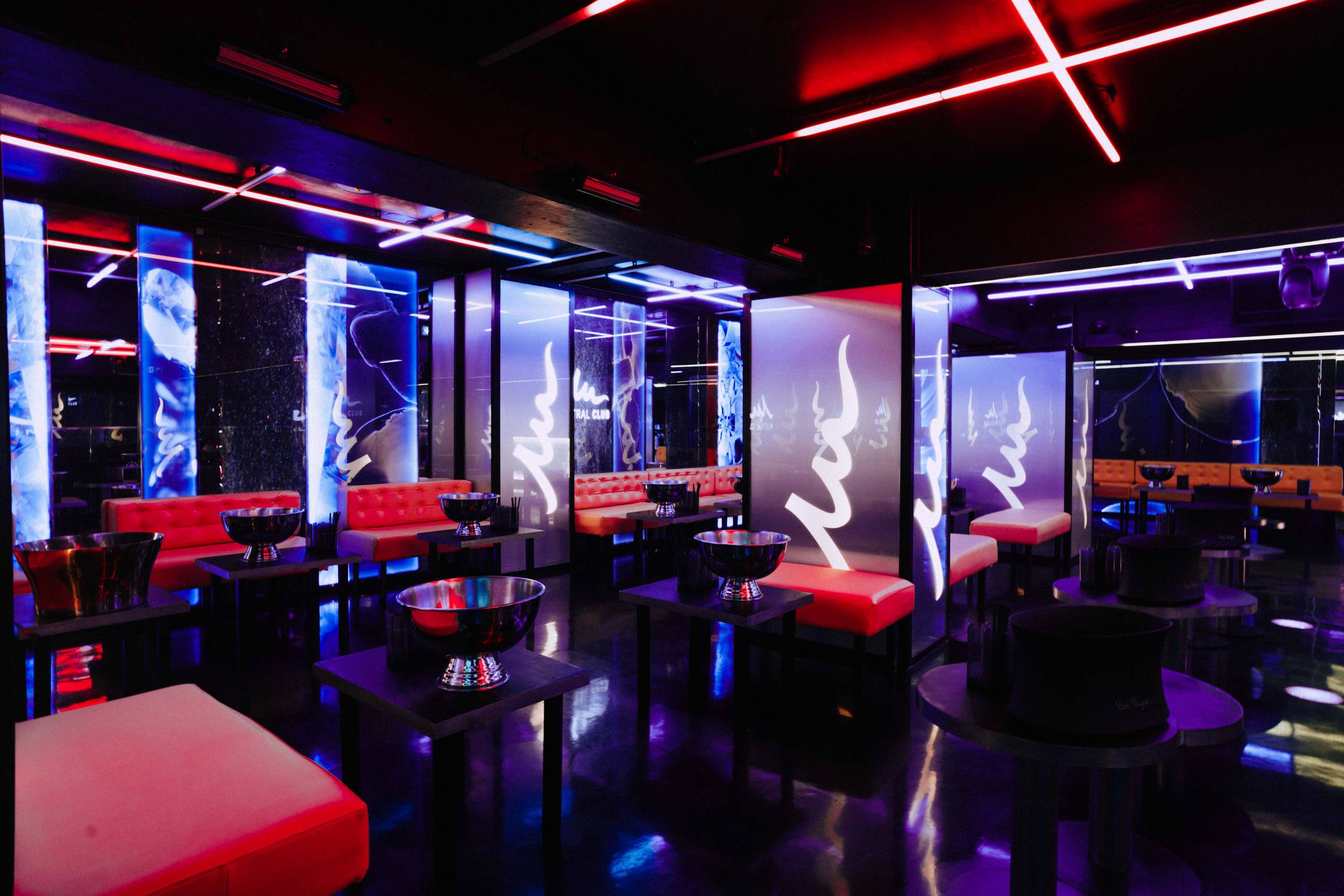 Le Mistral Club - Boîte de nuit historique Aix-en-Provence