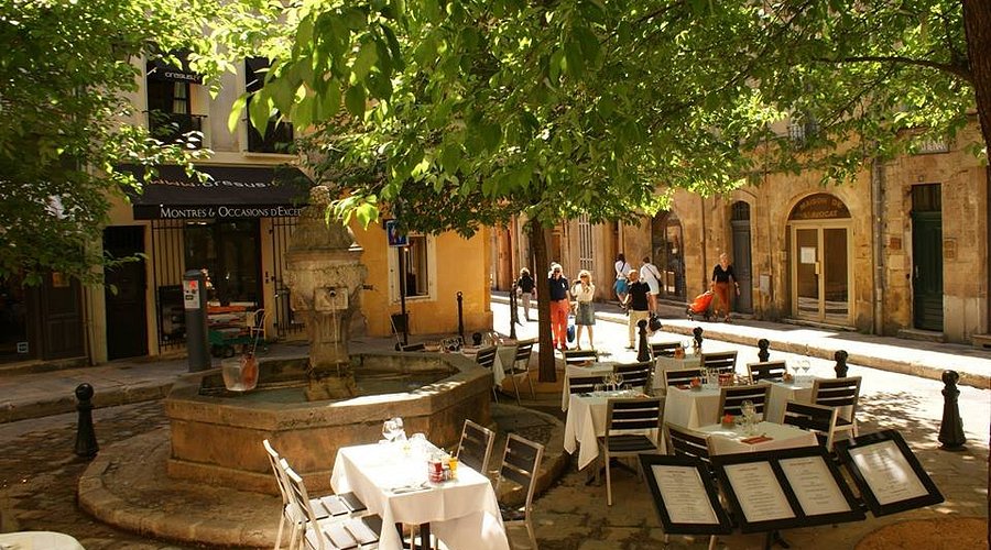 L'Incontournable - Terrasse fontaine Place des Trois Ormeaux Aix-en-Provence